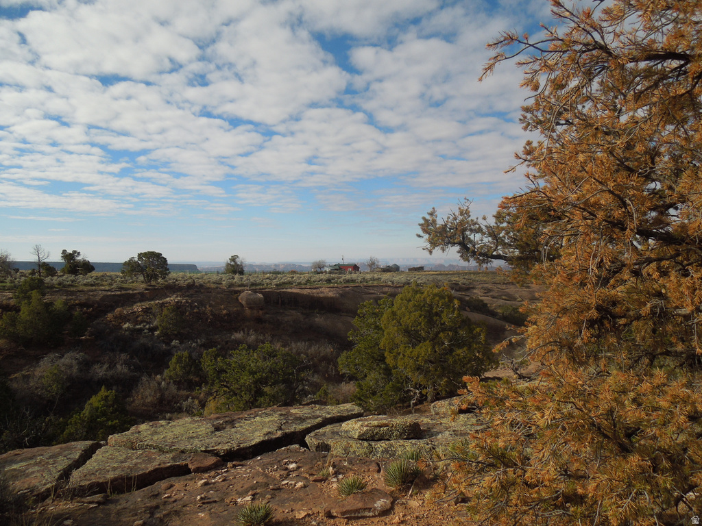 411 W SAND FLATS RD 11675 E L ON PUB ESMT RD Moab, UT 84532