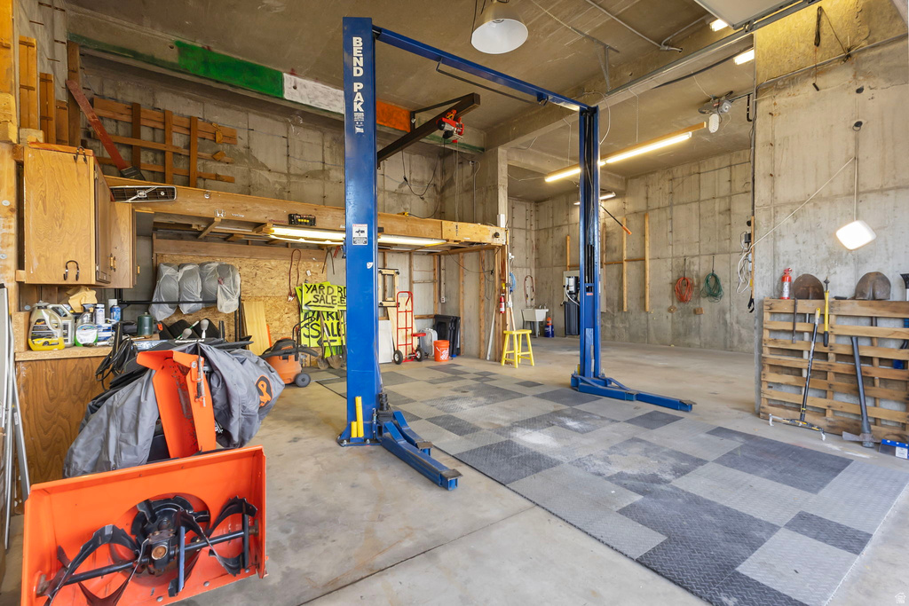 638 E SCENIC HILLS DR North Salt Lake, UT 84054