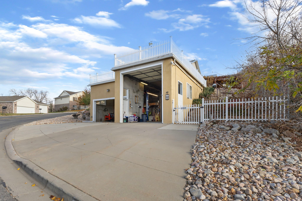 638 E SCENIC HILLS DR North Salt Lake, UT 84054