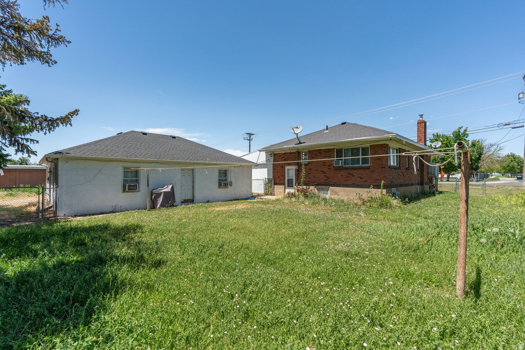 921 W 2700 S Syracuse, UT 84075