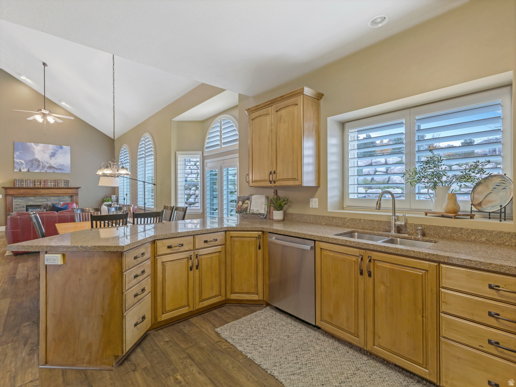 1104 E FAIRWAY DR North Salt Lake, UT 84054