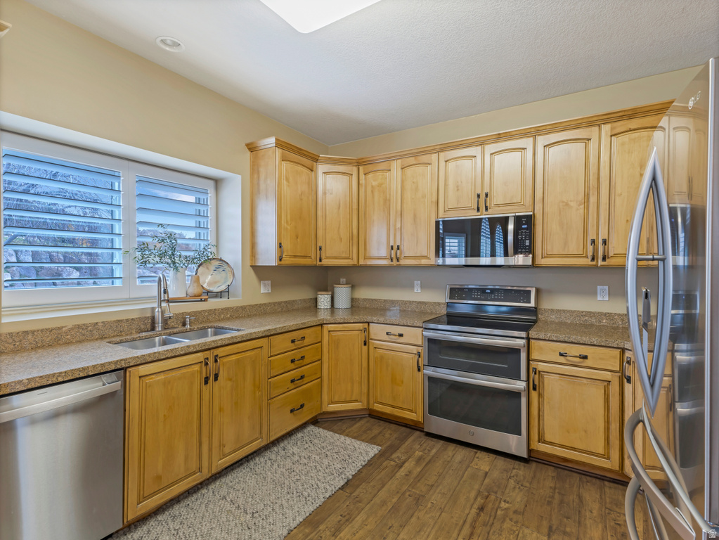 1104 E FAIRWAY DR North Salt Lake, UT 84054