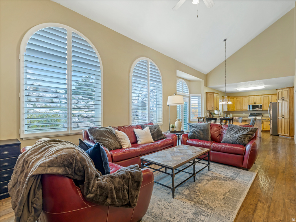 1104 E FAIRWAY DR North Salt Lake, UT 84054