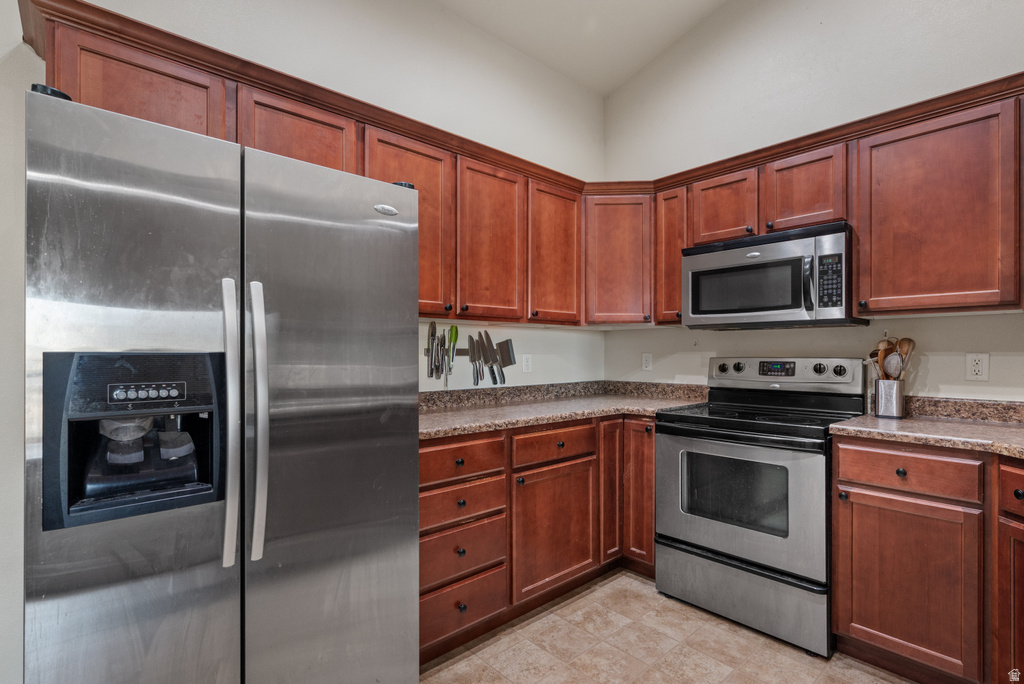 178 W SPRINGVIEW DR Saratoga Springs, UT 84045