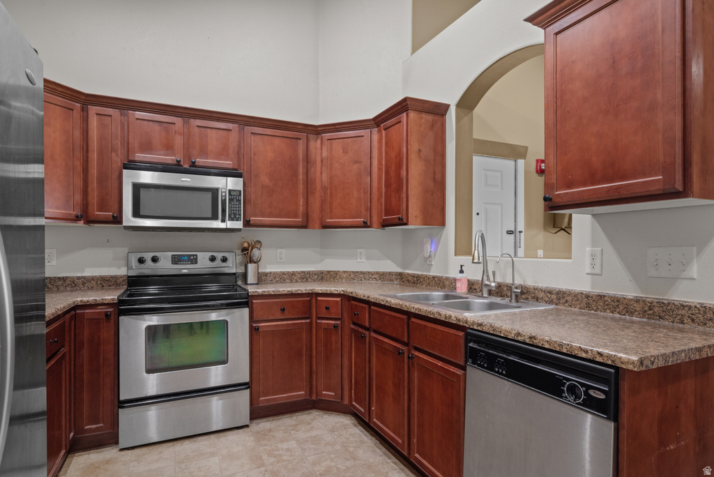 178 W SPRINGVIEW DR Saratoga Springs, UT 84045