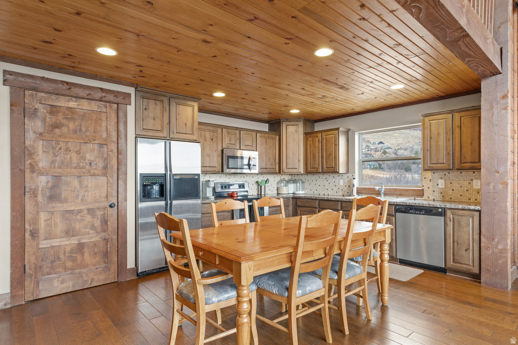 1476 N TRAPPER LOOP Garden City, UT 84028