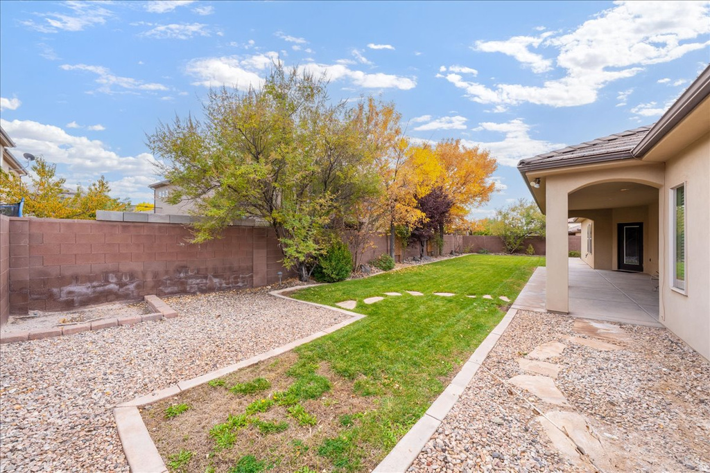 2866 E CARMINE DR St George, UT 84790