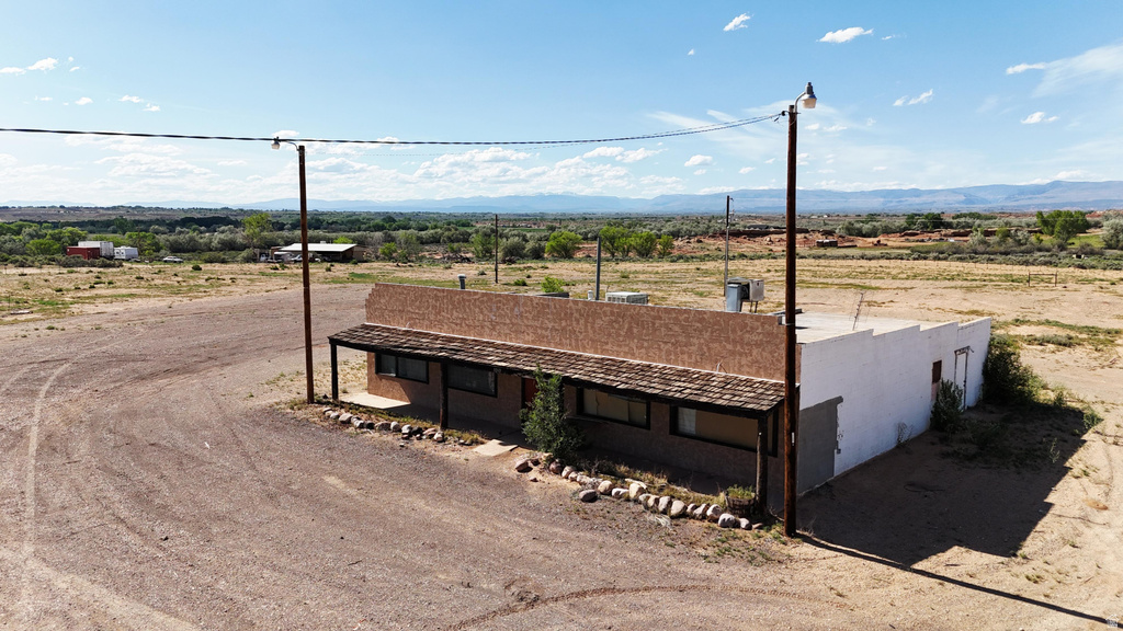 8949 E HIGHWAY 40 photo 2