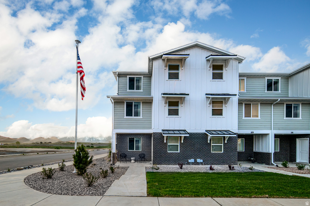 251 N POLLY LN #4 Santaquin, UT 84655