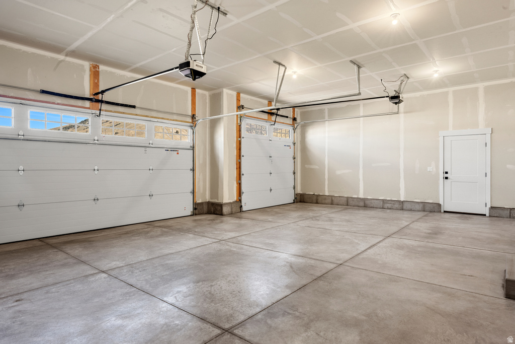 1130 E 245 N Hyde Park, UT 84318