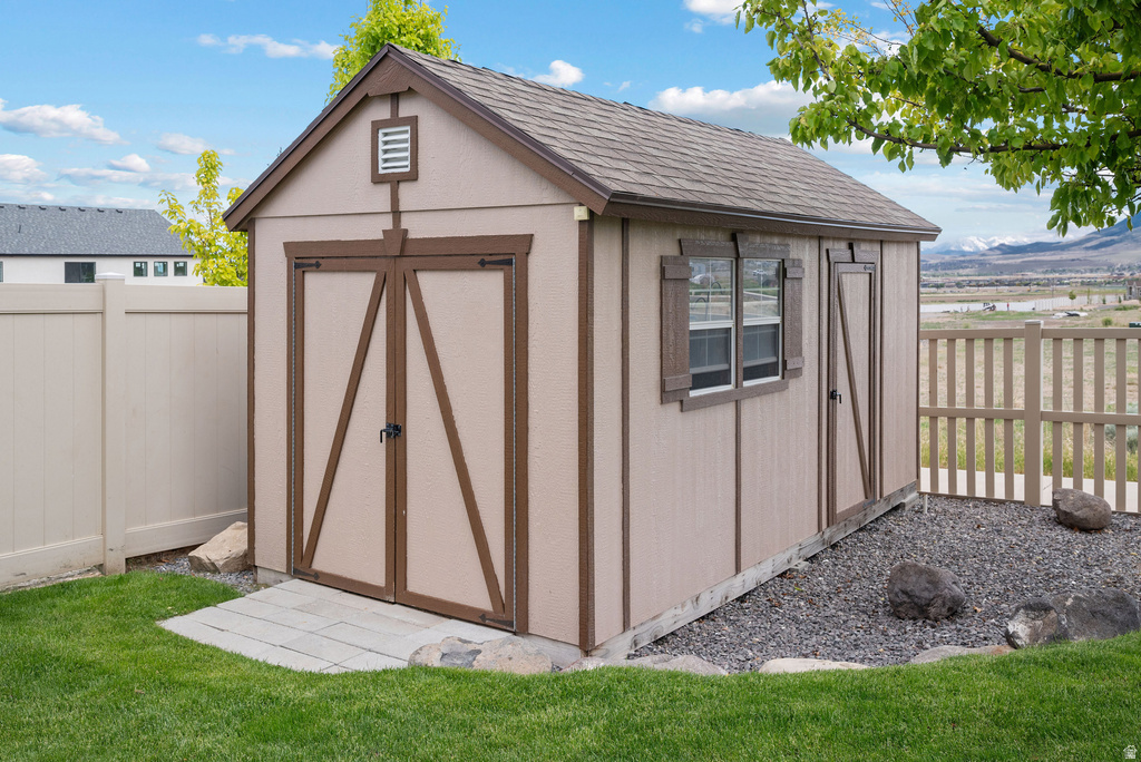 667 W ASPEN HILLS BLVD Saratoga Springs, UT 84045