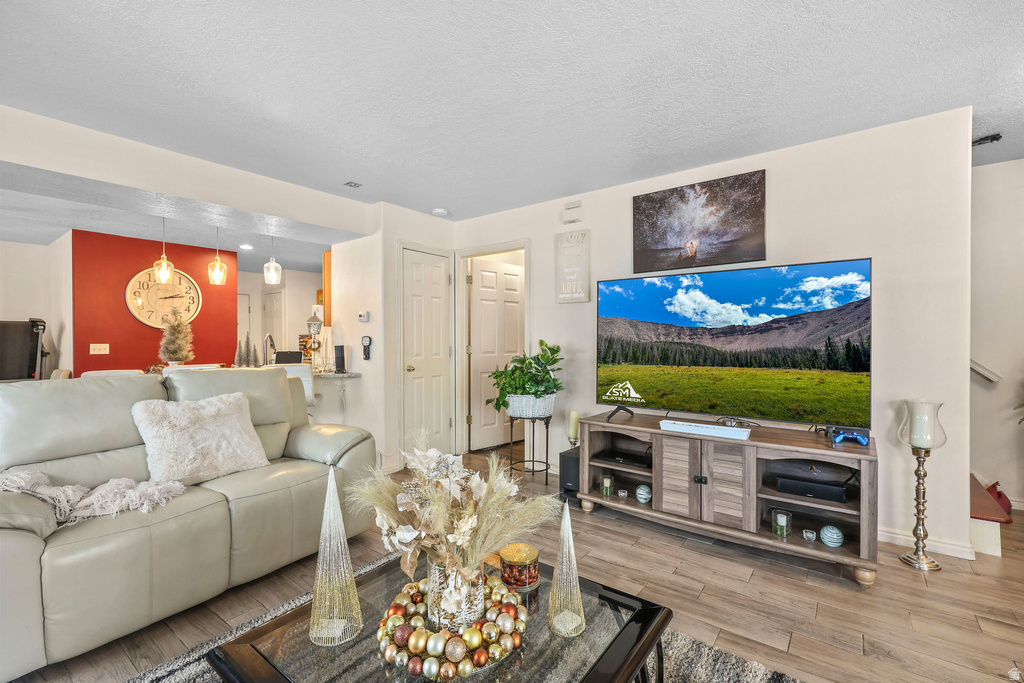 1623 S 925 W Woods Cross, UT 84087