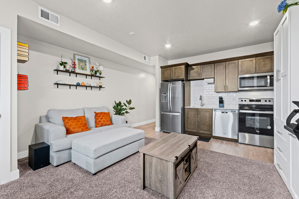 2101 N MAIN ST #203 Sunset, UT 84015