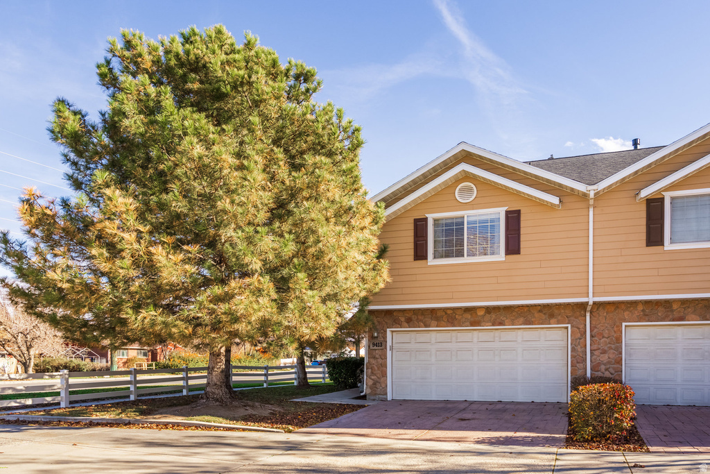 9413 S PURPLE LILAC LN Sandy, UT 84070