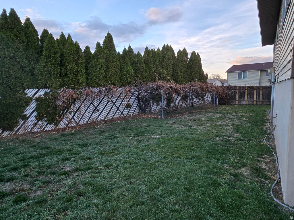 3876 S BURNINGHAM DR West Valley City, UT 84119