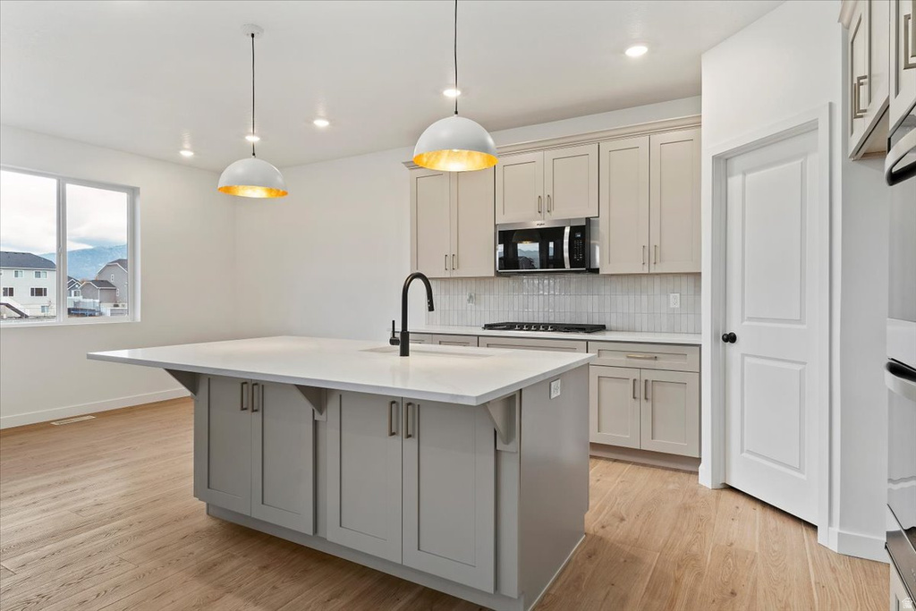 1526 E LIVI LN #9 Saratoga Springs, UT 84043