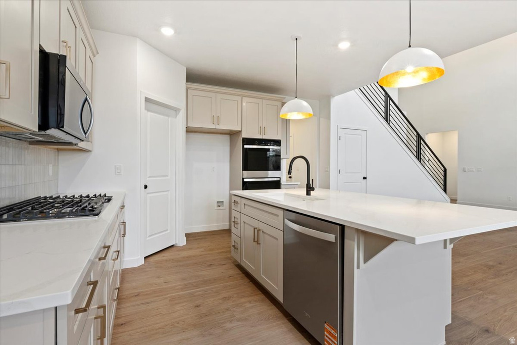 1526 E LIVI LN #9 Saratoga Springs, UT 84043