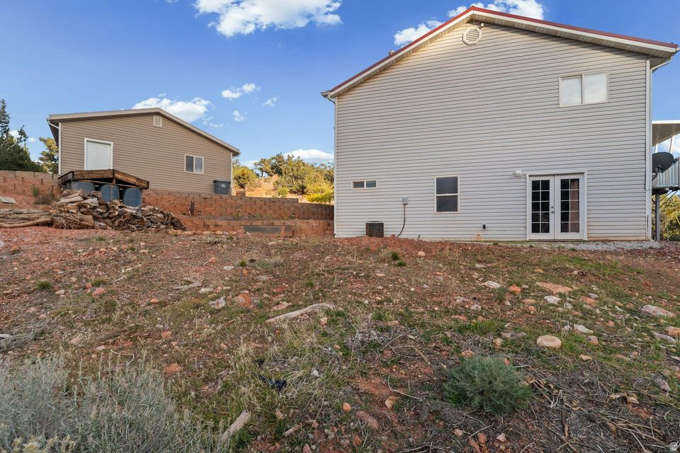 328 E HILLCREST CIR Central, UT 84722