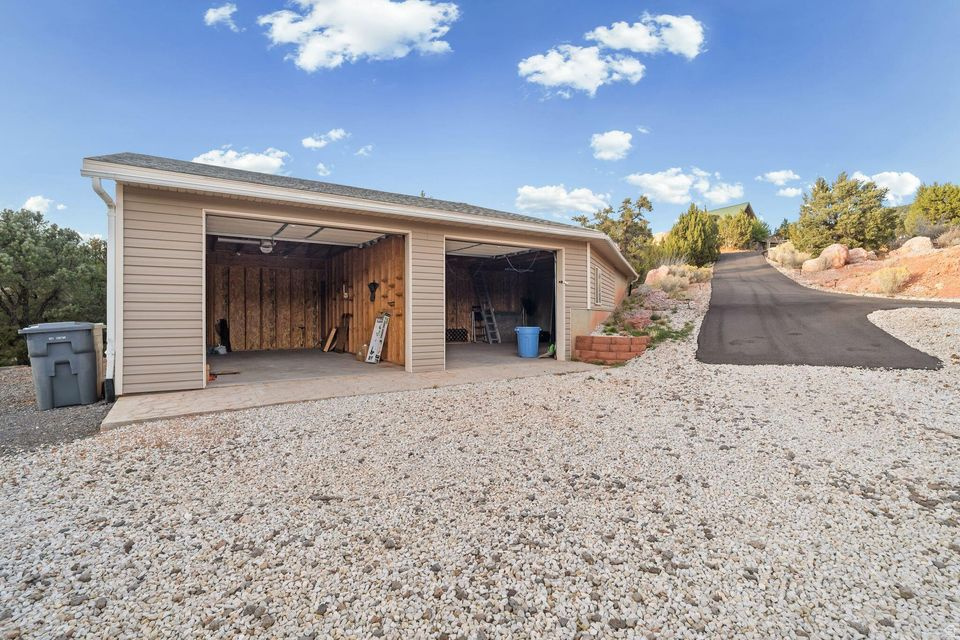 328 E HILLCREST CIR Central, UT 84722