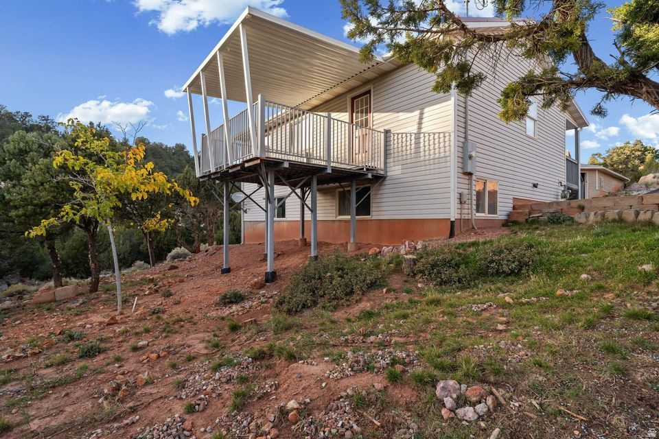 328 E HILLCREST CIR Central, UT 84722