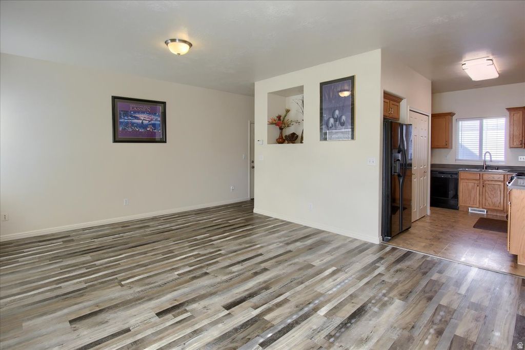 1581 WYNGATE PARK DR South Jordan, UT 84095