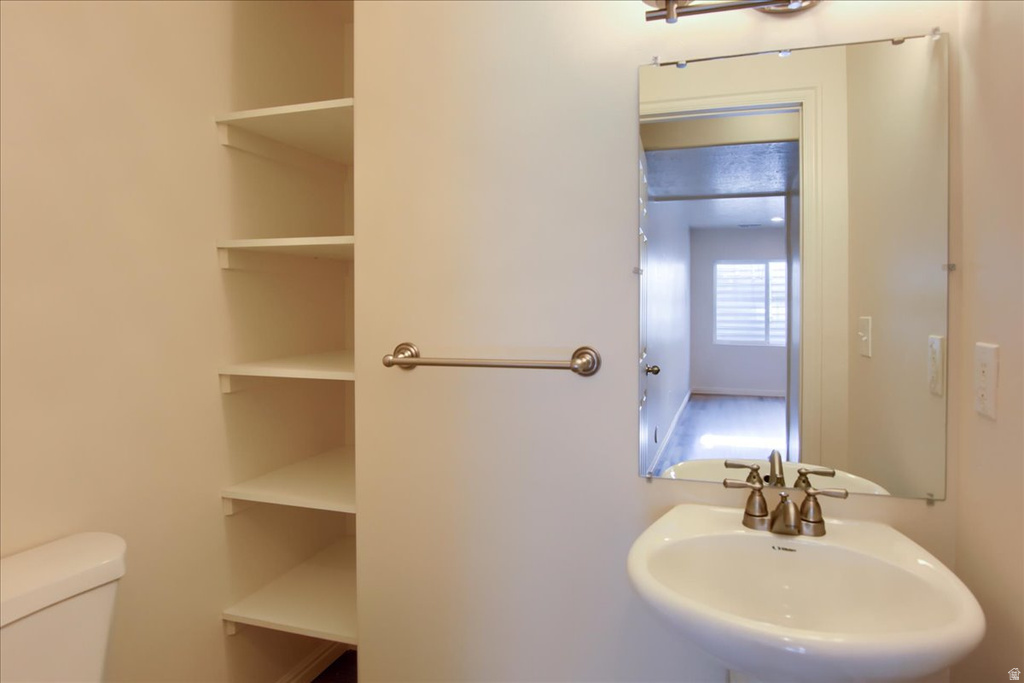 1581 WYNGATE PARK DR South Jordan, UT 84095