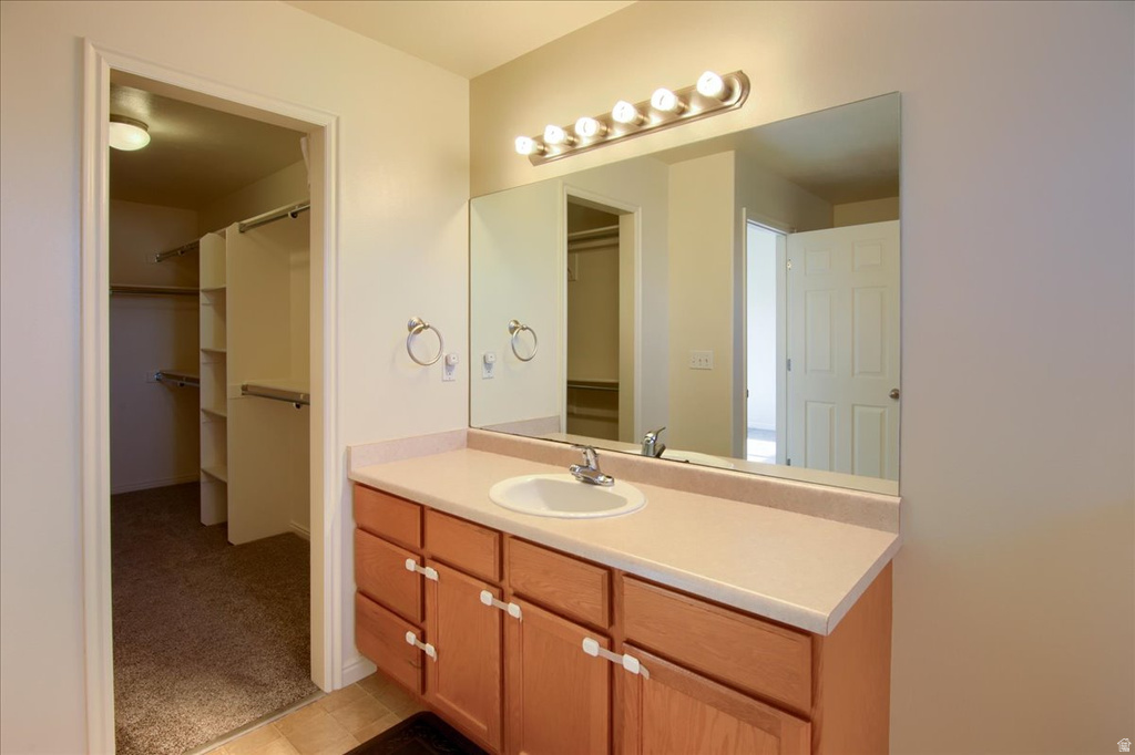 1581 WYNGATE PARK DR South Jordan, UT 84095