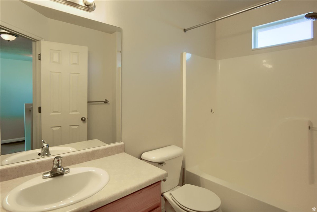 1581 WYNGATE PARK DR South Jordan, UT 84095