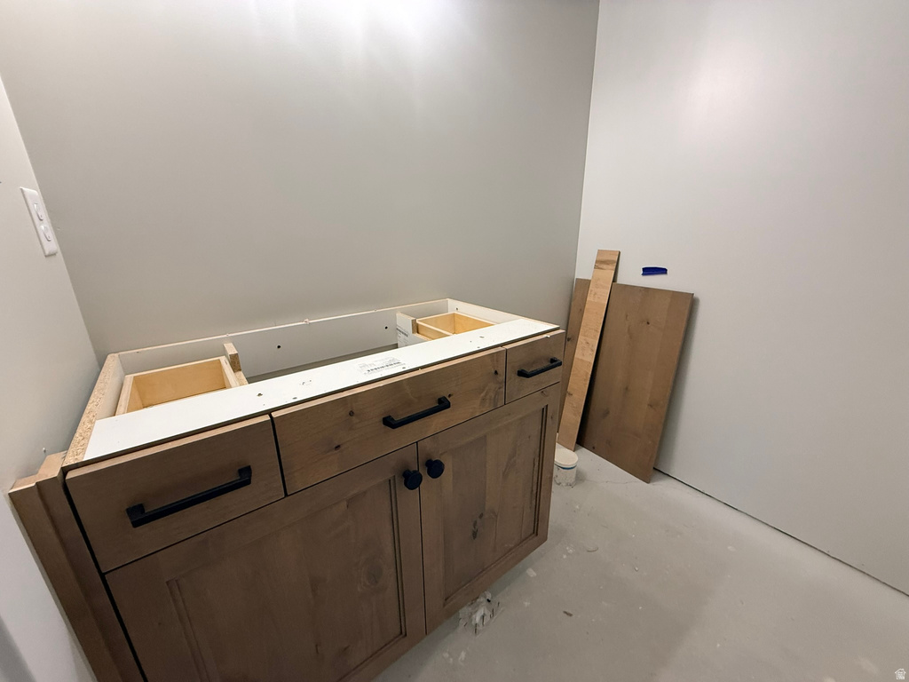 2452 W 3000 N Farr West, UT 84404