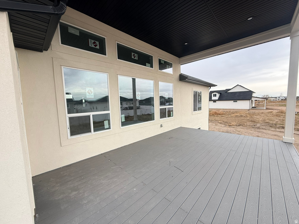 2452 W 3000 N Farr West, UT 84404