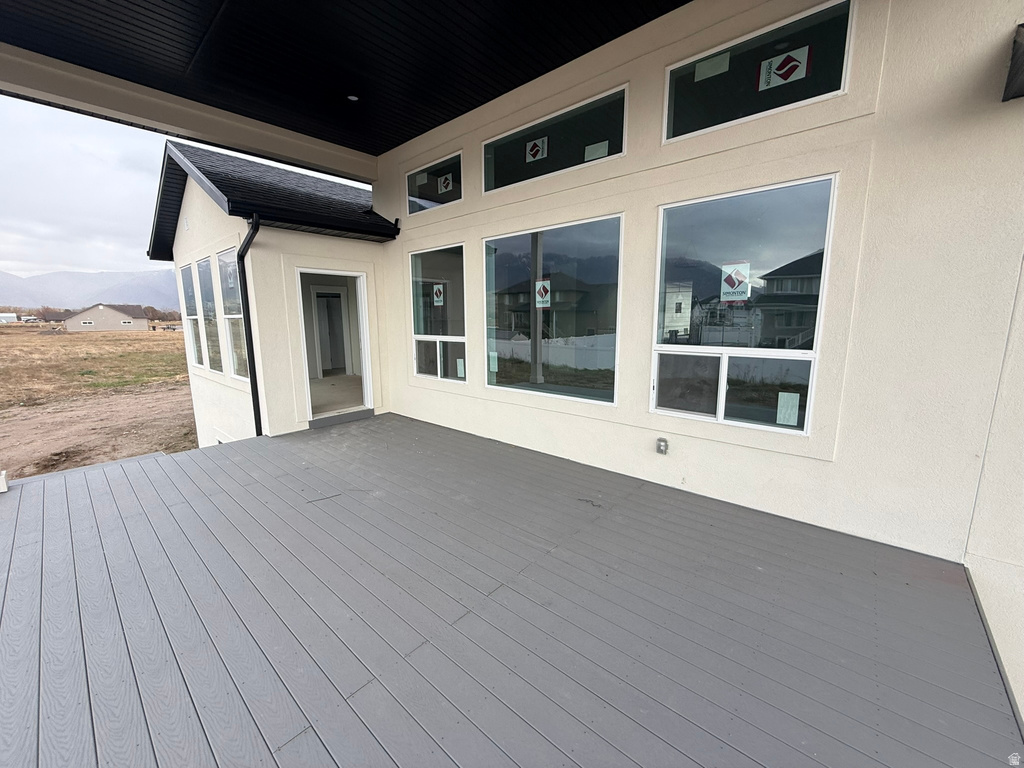 2452 W 3000 N Farr West, UT 84404