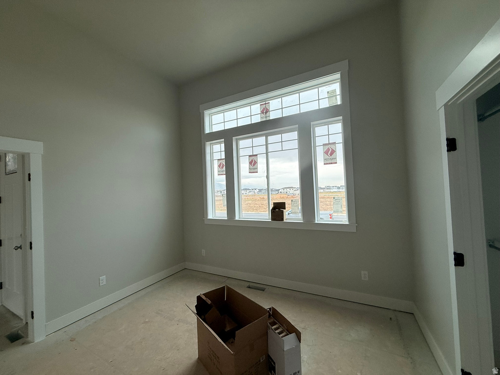 2452 W 3000 N Farr West, UT 84404