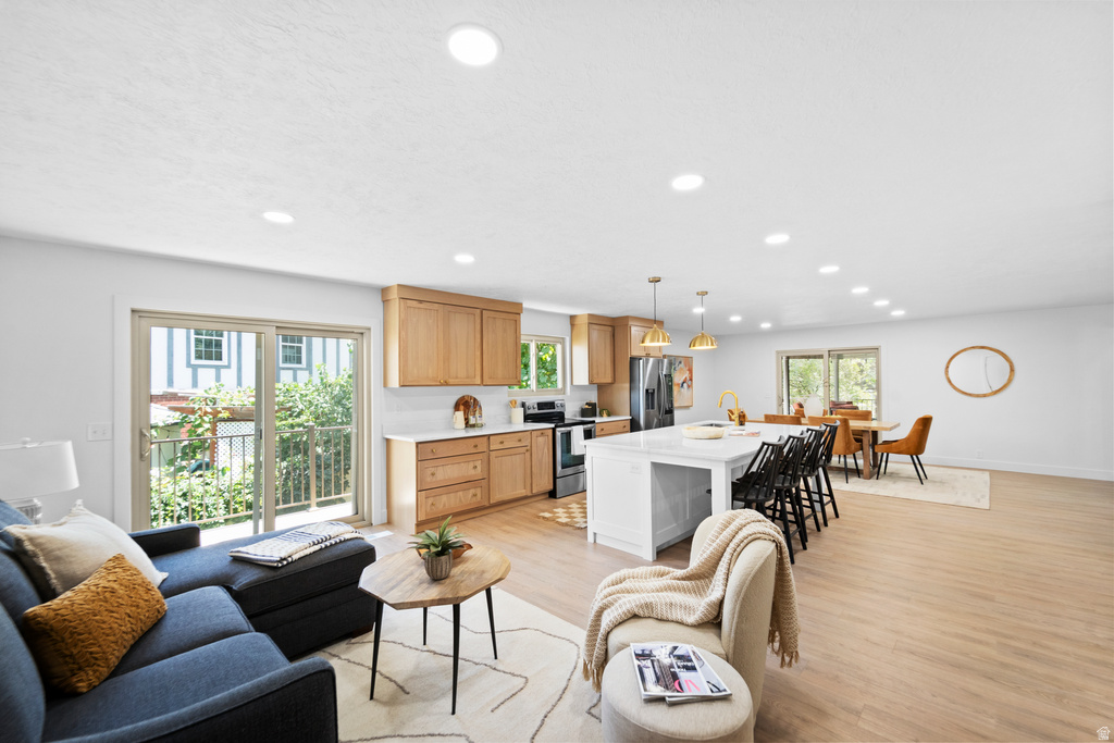 1644 E PEBBLE BEACH CIR Sandy, UT 84092