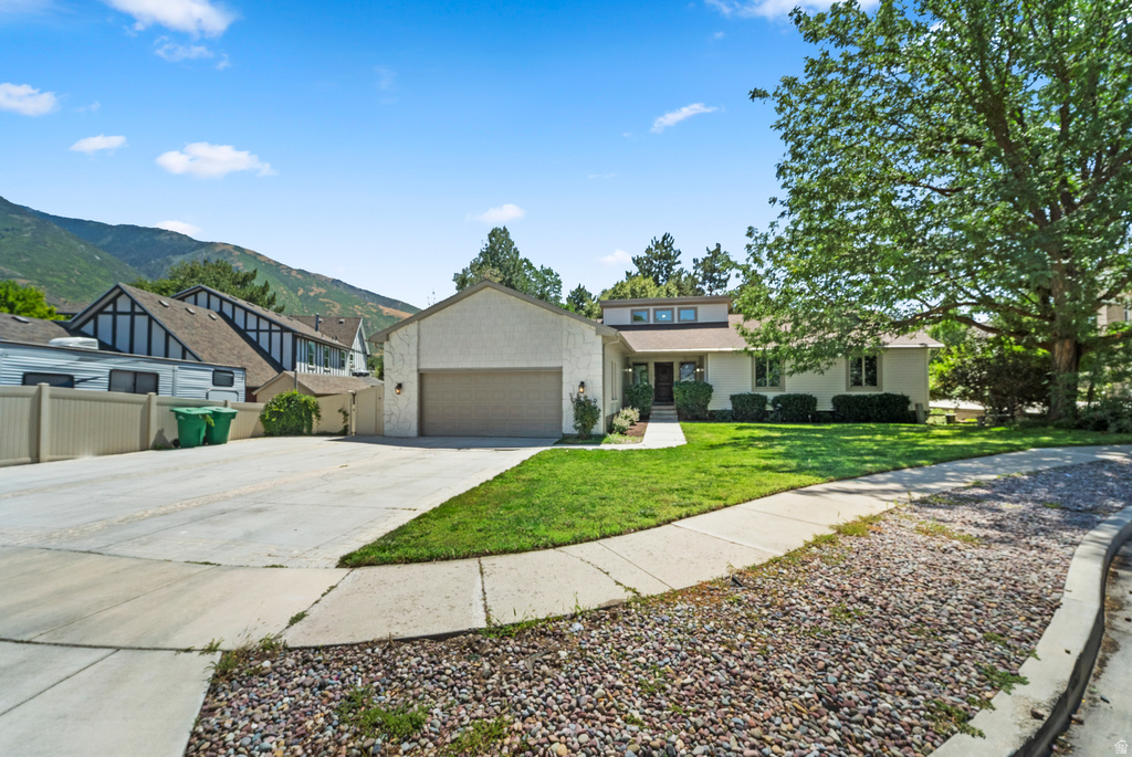 1644 E PEBBLE BEACH CIR Sandy, UT 84092