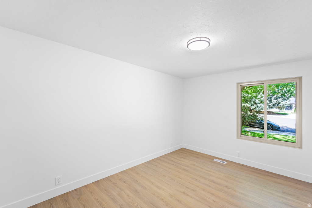 1644 E PEBBLE BEACH CIR Sandy, UT 84092