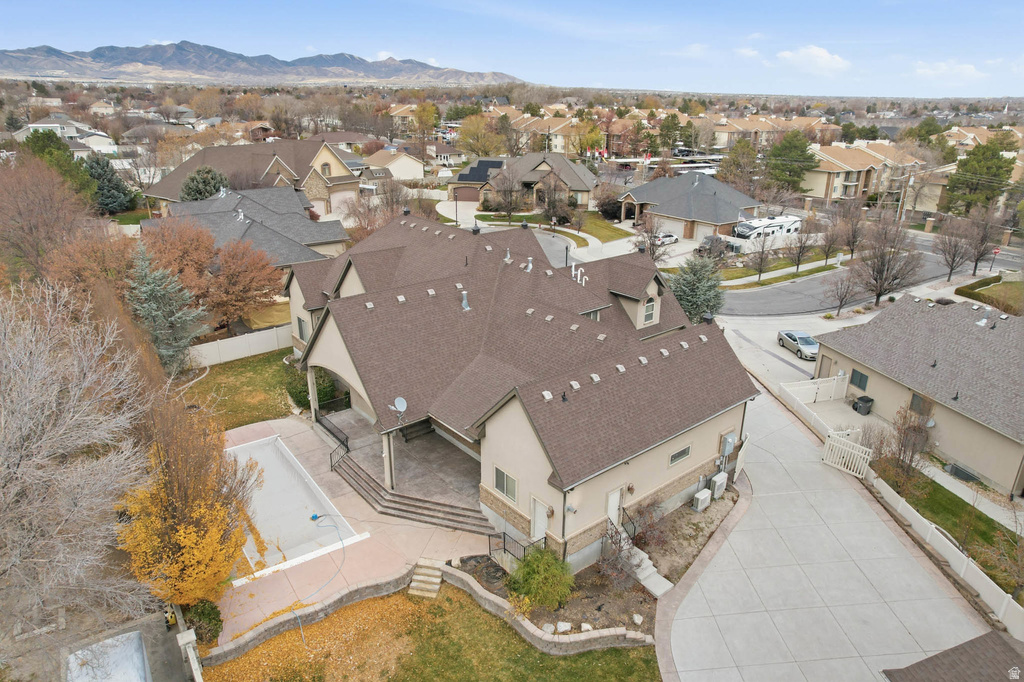 1753 W RYLIE ANN CIR South Jordan, UT 84095