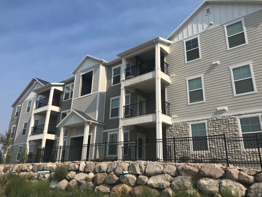 1831 W NEWCASTLE LN #D302 Saratoga Springs, UT 84045