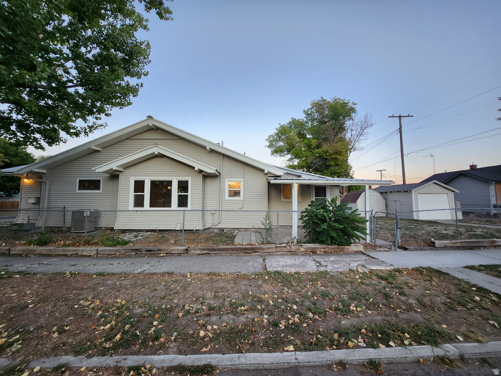 1404 E 4TH AVE Twin Falls, ID 83301