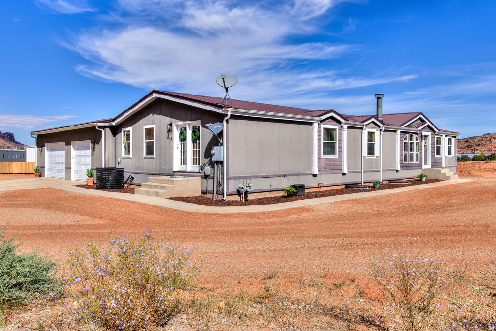 33 E MERRIAM CT Moab, UT 84532