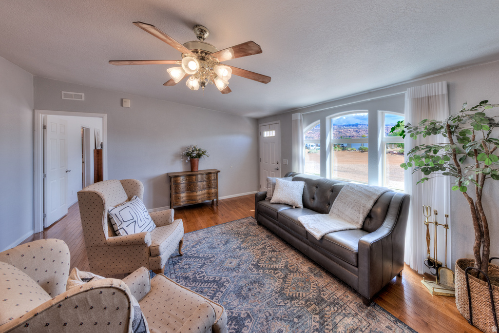 33 E MERRIAM CT Moab, UT 84532