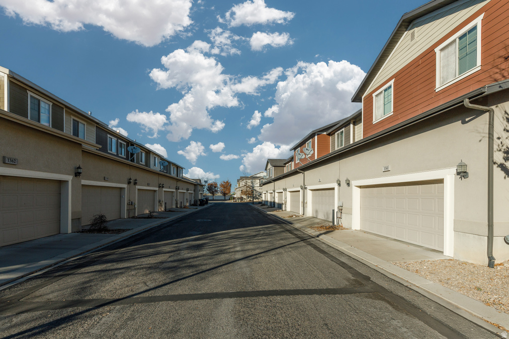 1349 S MOUNTAIN CREST DR Woods Cross, UT 84087