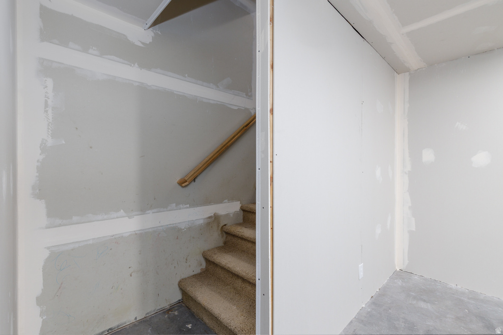 1349 S MOUNTAIN CREST DR Woods Cross, UT 84087