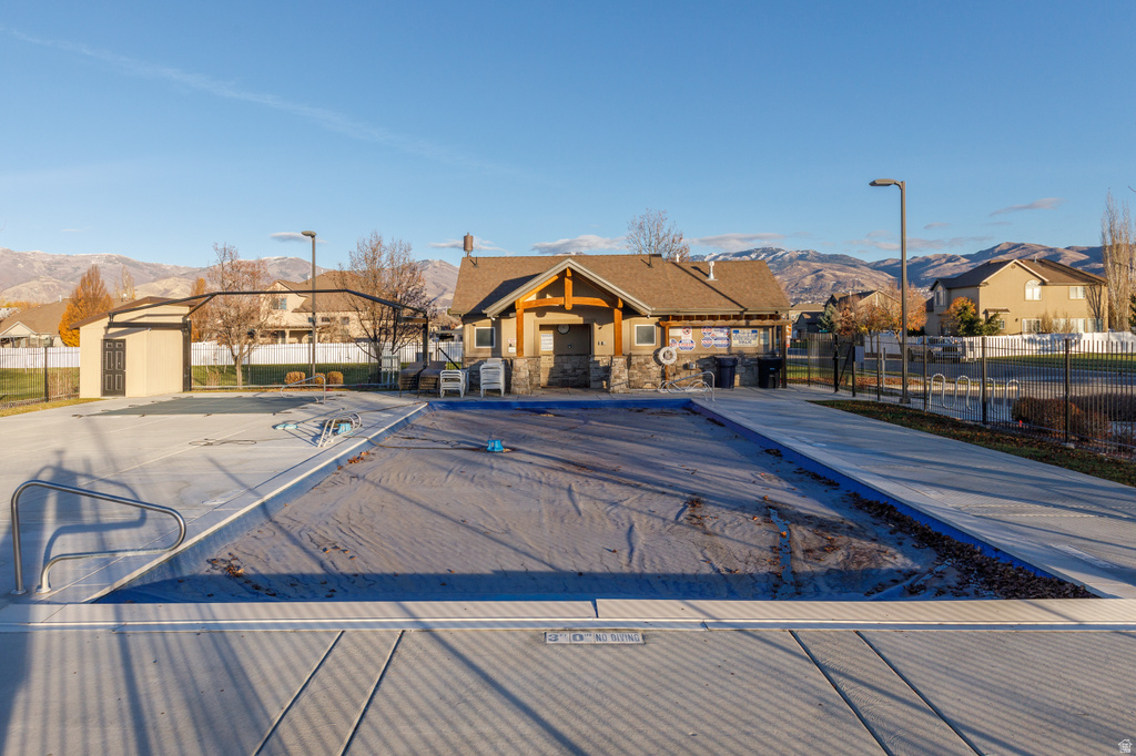 1349 S MOUNTAIN CREST DR Woods Cross, UT 84087