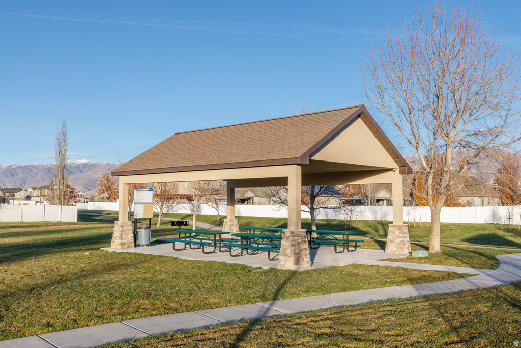 1349 S MOUNTAIN CREST DR Woods Cross, UT 84087