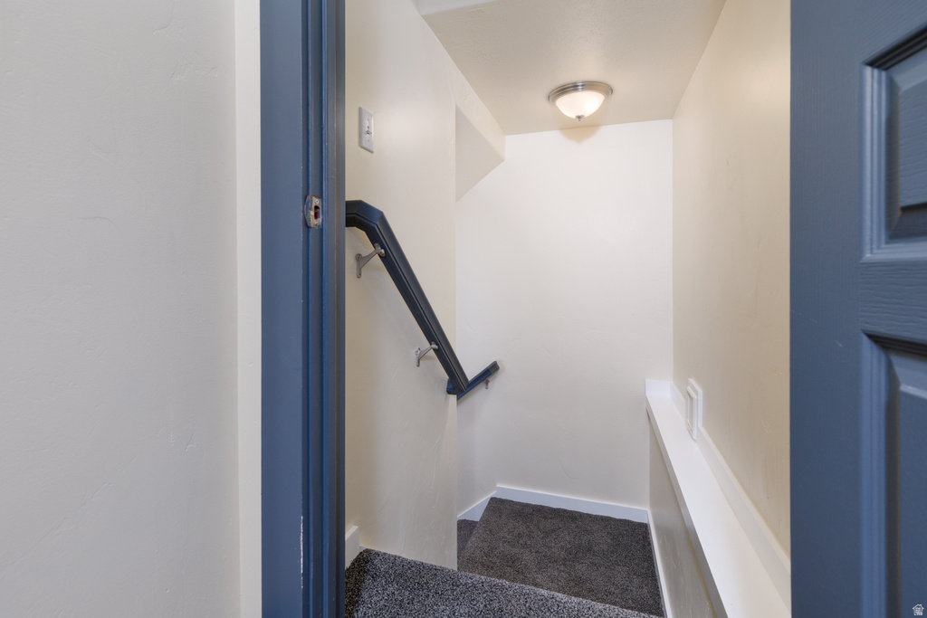 1349 S MOUNTAIN CREST DR Woods Cross, UT 84087