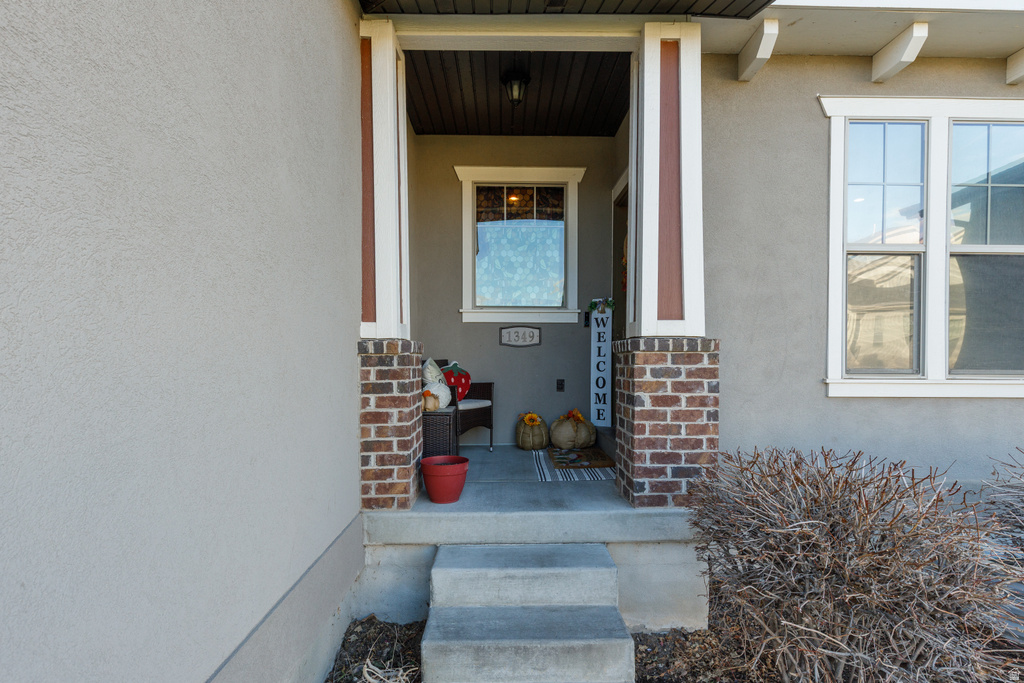 1349 S MOUNTAIN CREST DR Woods Cross, UT 84087