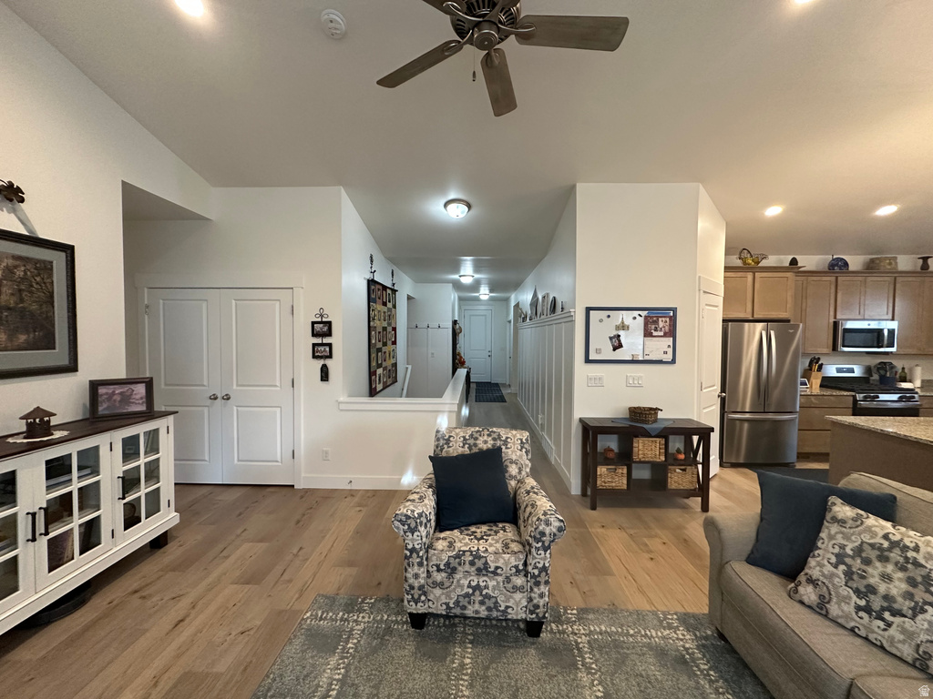 2887 S GREENHEAD DR Saratoga Springs, UT 84045