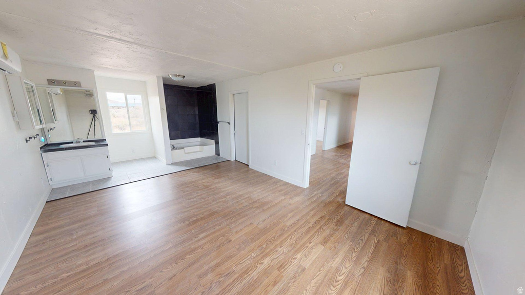 715 E LIBERTY BELL CT Big Water, UT 84741