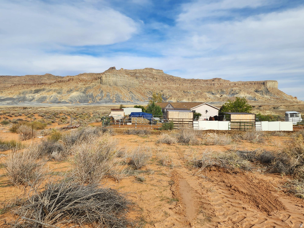 715 E LIBERTY BELL CT Big Water, UT 84741