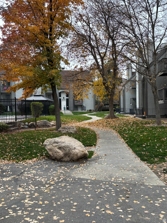 460 E CREEKSIDE CIR #B Murray, UT 84107